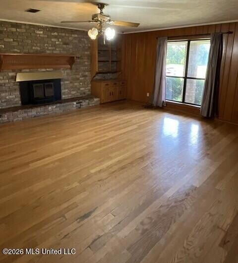 Foto del edificio - 1056 Broken Arrow Ln