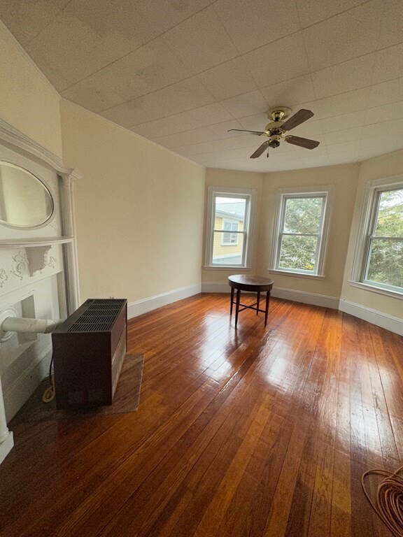 Primary Photo - 105 Inman St