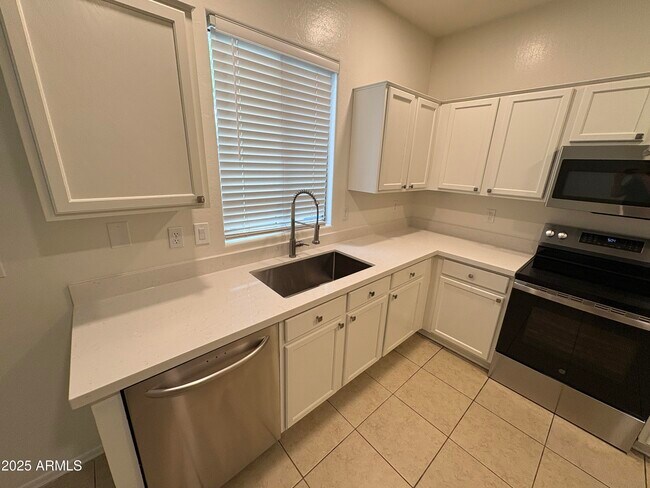 Foto del edificio - 3635 W Kathleen Rd