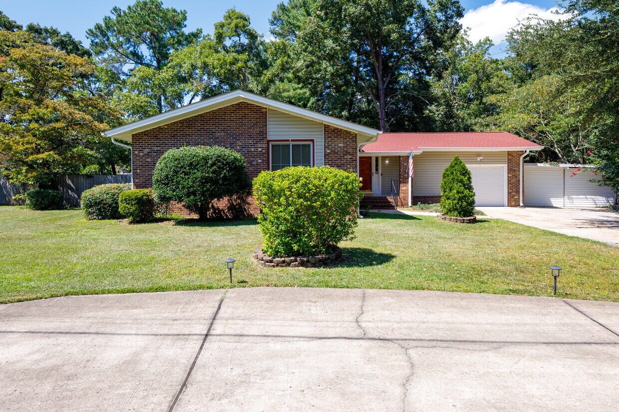 Foto principal - 606 Hilliard Dr