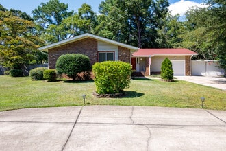 Building Photo - 606 Hilliard Dr