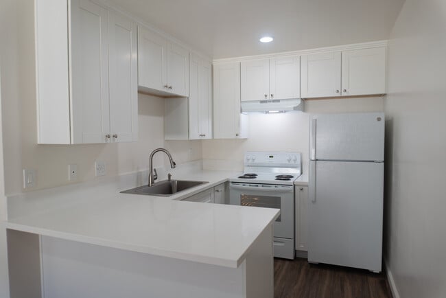 Building Photo - Orange Glen