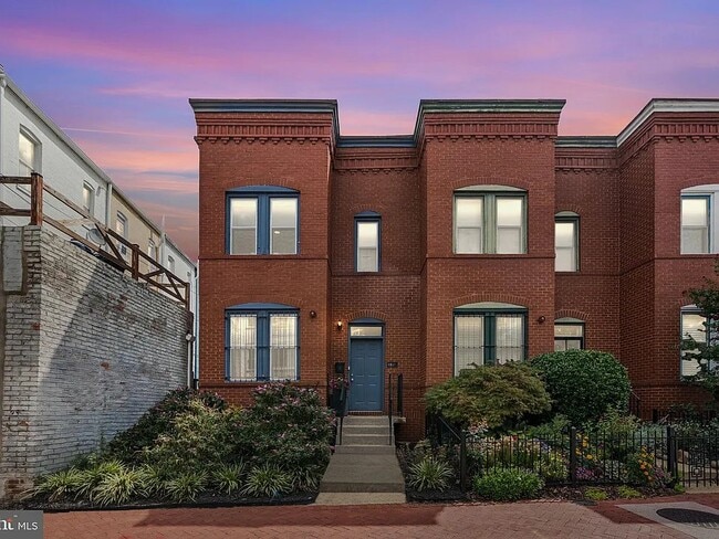 Building Photo - 1937 4th St NW