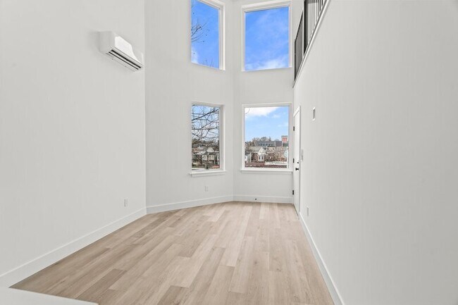 Building Photo - 4710 Woodland Ave