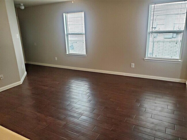 Foto del edificio - 16519 Hollygate Ln