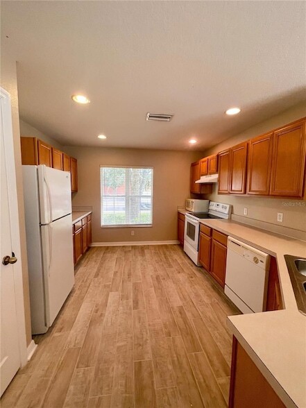 Building Photo - 10840 Johanna Ave