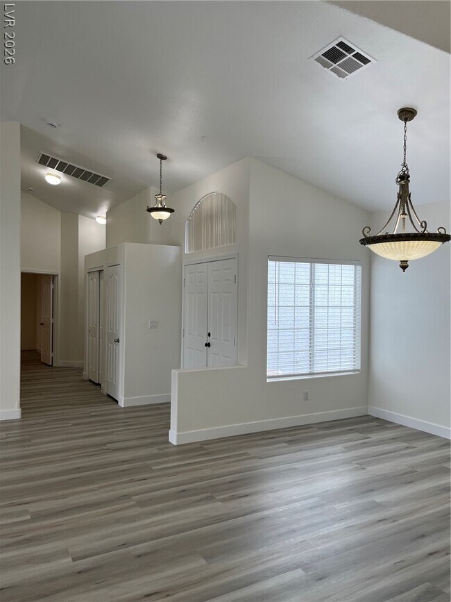 Foto del edificio - 7724 Rye Canyon Dr