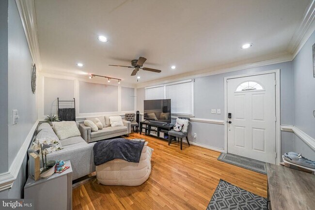 Building Photo - 7402 Conway Ct