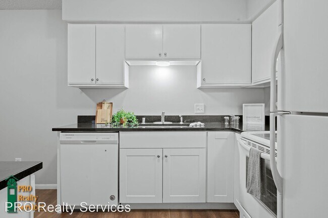 Building Photo - 3 br, 1.5 bath House - 4422 Cinnamon Ridge...