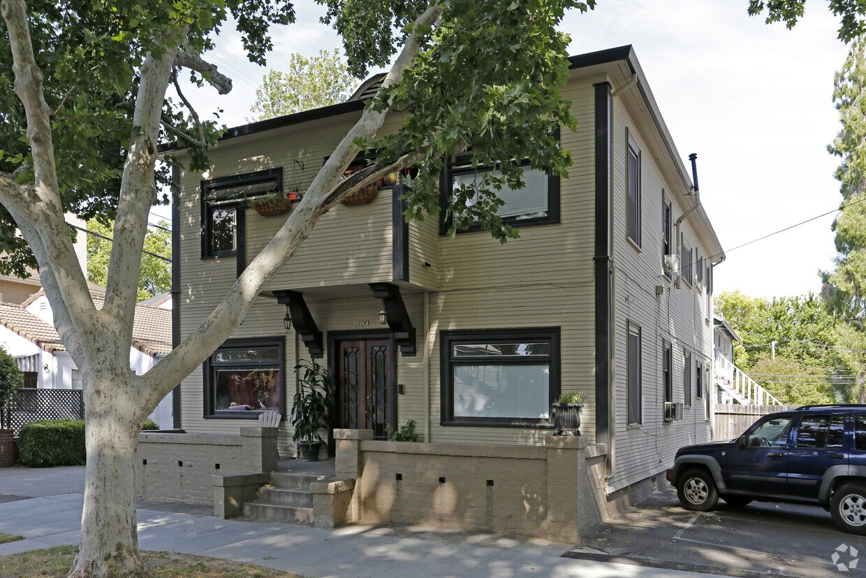 Building Photo - 1114 24th St