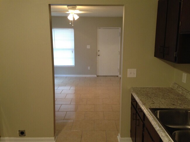 Building Photo - 1593 Balkin Rd