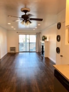 Living room - 3565 Linden Ave Apartment