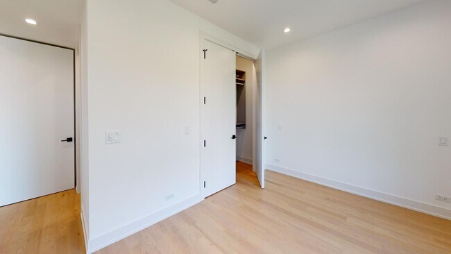 Foto del edificio - 2202 W Race Ave