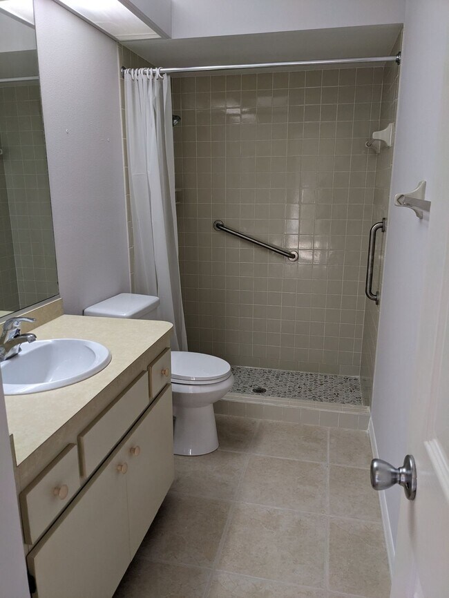 Foto del edificio - 4063 Center Pointe Pl