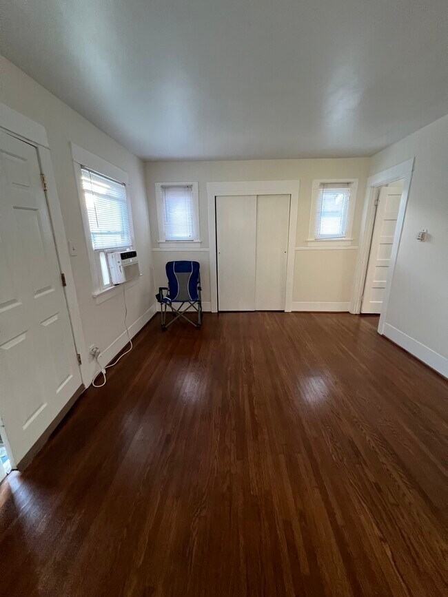 Foto del edificio - 6309 Gregory Ave