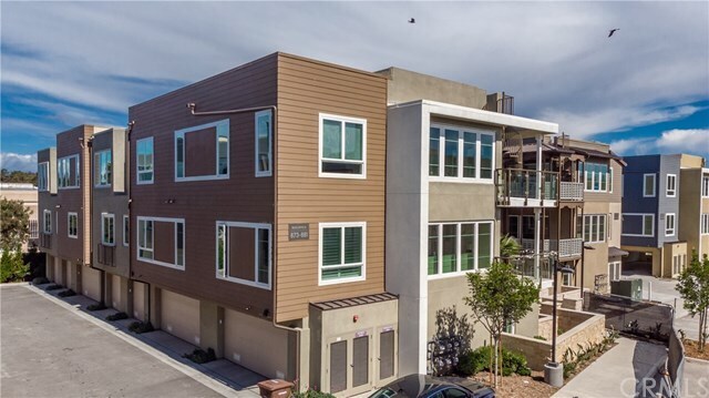 Foto principal - 877 Doheny Way