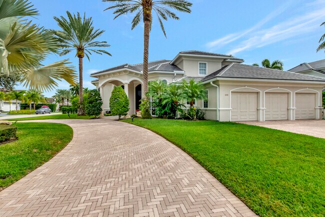 Building Photo - 250 Fan Palm Rd