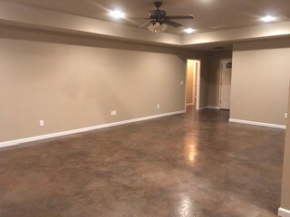 Building Photo - 909 Ava Ln