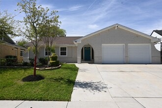 Building Photo - 15426 Peermont St