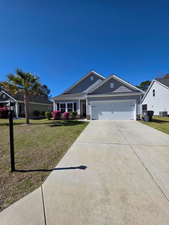 Building Photo - 1608 Palmetto Palm Dr
