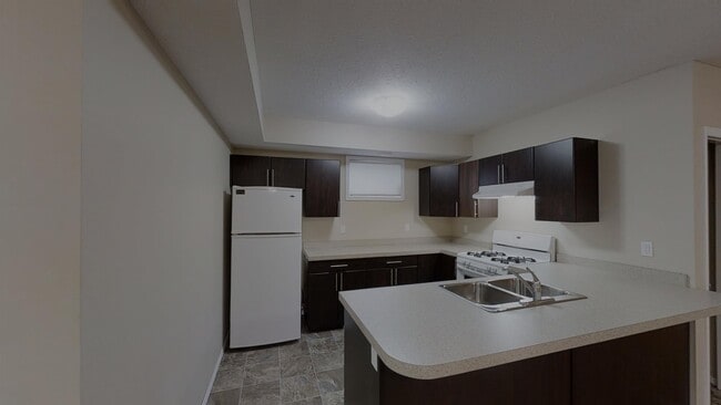 Building Photo - 11203B-112098 98 St