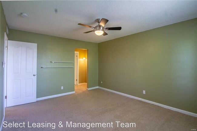 Building Photo - 2 br, 1 bath House - 1434 Willow Brook #10
