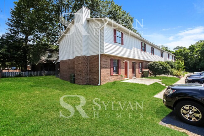 Building Photo - Enjoy living the good life in this 2 bedro...
