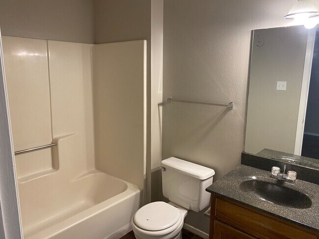 Foto del edificio - 1410 Courtney Pl