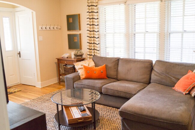 Building Photo - Evolve Real Estate: Charming Ranch Home wi...