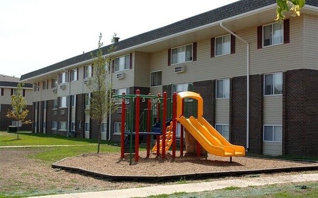 Foto del edificio - 200 N Crestlane Dr