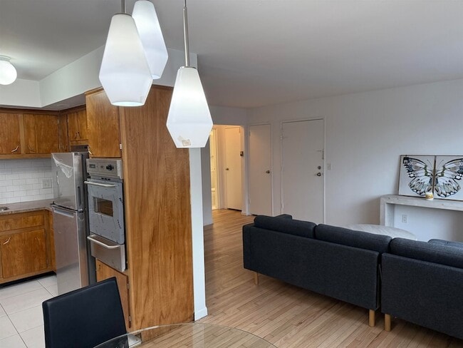 Foto del edificio - 7020 Cottage Ave