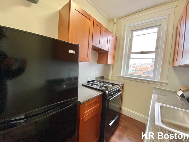 Building Photo - 1271 Boylston St