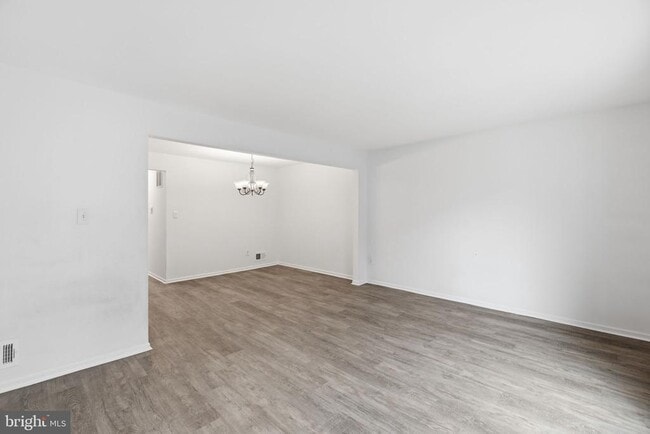 Foto del edificio - 975 S Taylor St