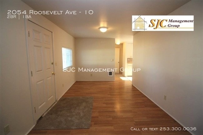 Building Photo - 2054 Roosevelt Ave