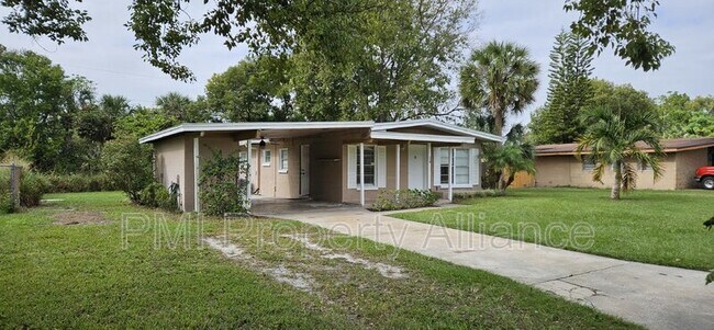 Foto del edificio - 114 Azalea Ln