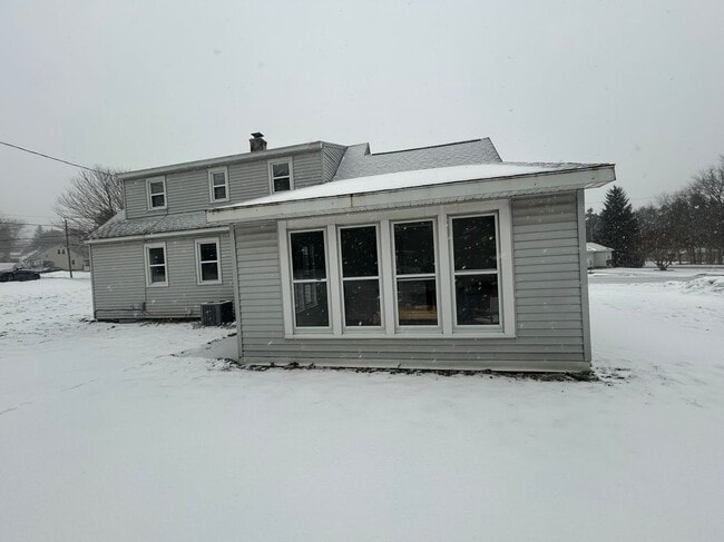 Building Photo - 3 Wills Dr