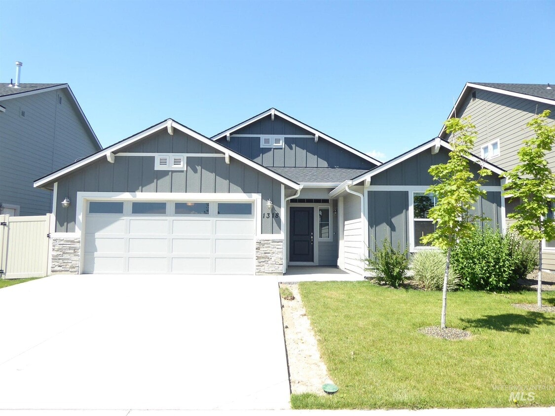 Primary Photo - 1318 E Argence St