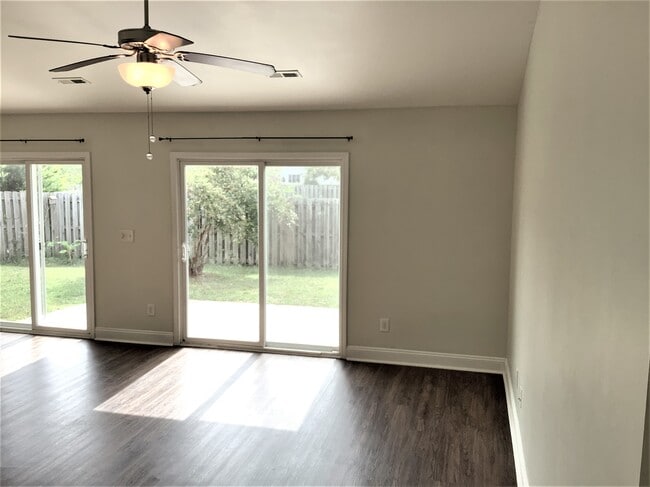 Building Photo - 2058 Willow Creek Lane