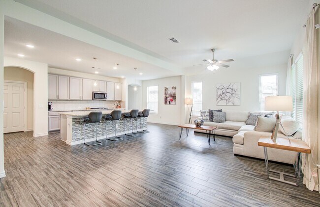 Foto del edificio - 27817 Ellie Oak Ln