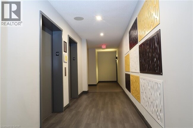 Building Photo - 255 Keats Way