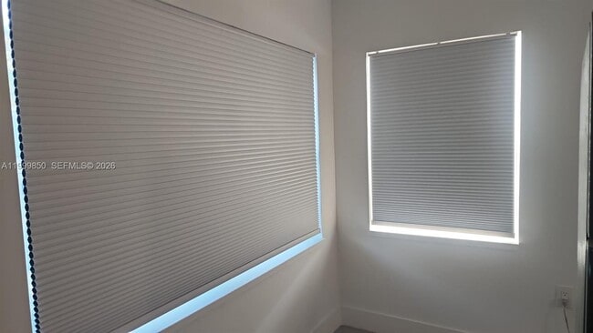 Foto del edificio - 615 NE 3rd St