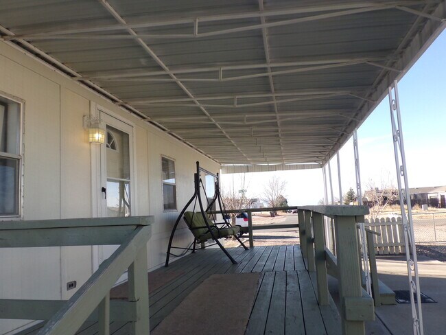 Building Photo - Immaculate 3BD/2BA/2Car Garage in Pueblo West $1650/$1650