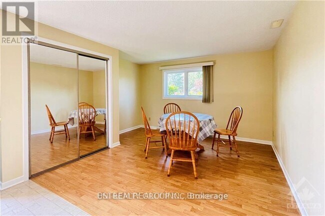 Building Photo - 127B CENTENAIRE AVENUE