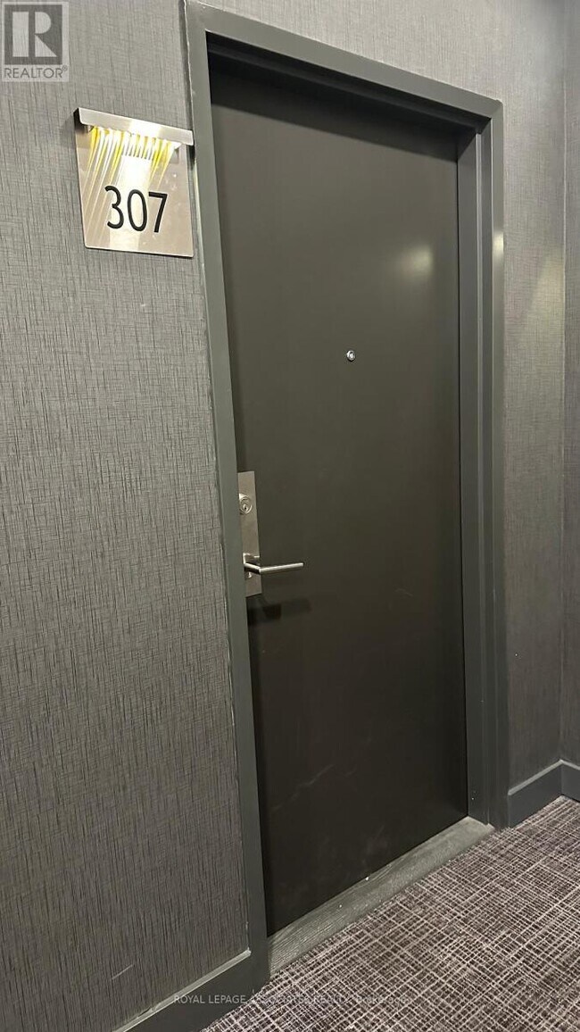 Building Photo - 85 Duke St W