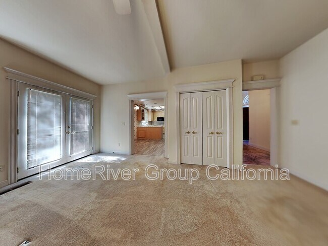 Foto del edificio - 5137 Sunrise Hills Dr