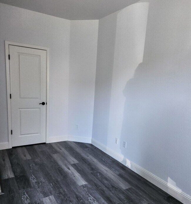 Foto del edificio - 1353 Gordon Ln