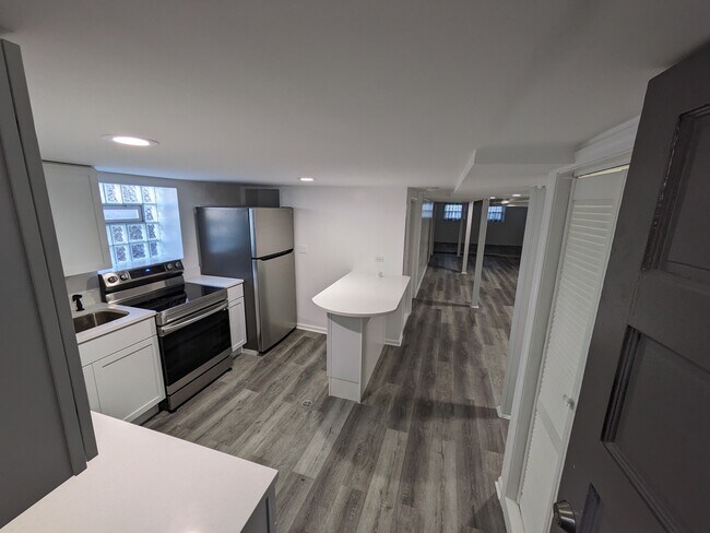 Foto del edificio - 5330 W Dakin St