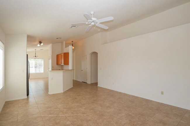 Foto del edificio - 7870 W School Hill Pl