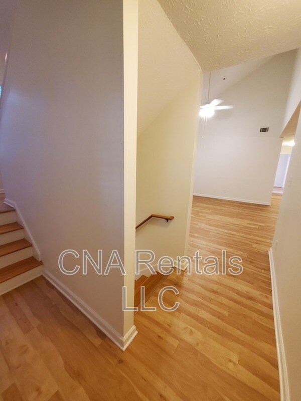 Building Photo - 4100 Riverlook Pkwy SE