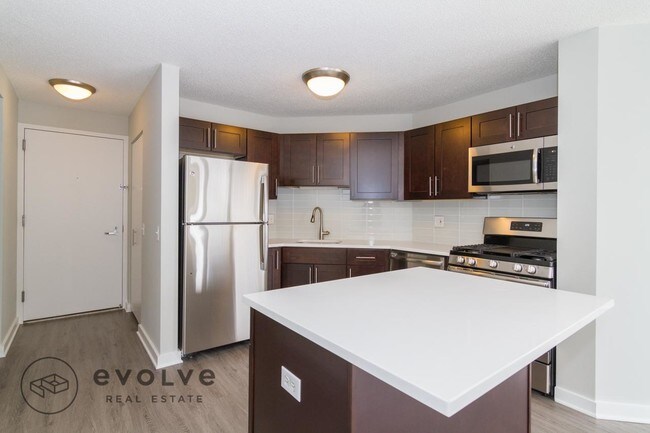 Foto del edificio - 540 N State St